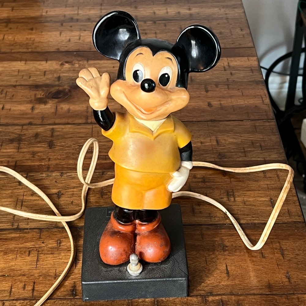 Vintage 1970s Walt Disney Mickey Mouse Lamp/Night